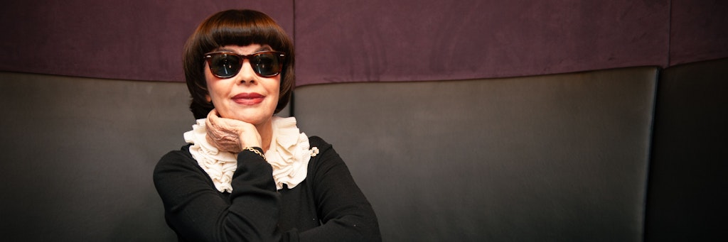 Seit über 50 Jahren singt Mireille Mathieu Lieder von Liebe, Frankreich und Paris.