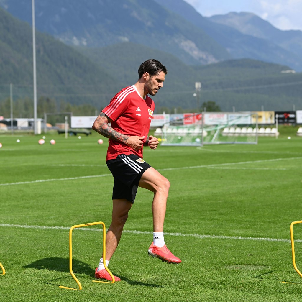 Unions Kapitän Christopher Trimmel muss sich im Training bei Union nach verlängertem Urlaub Stück für Stück wieder herantasten.