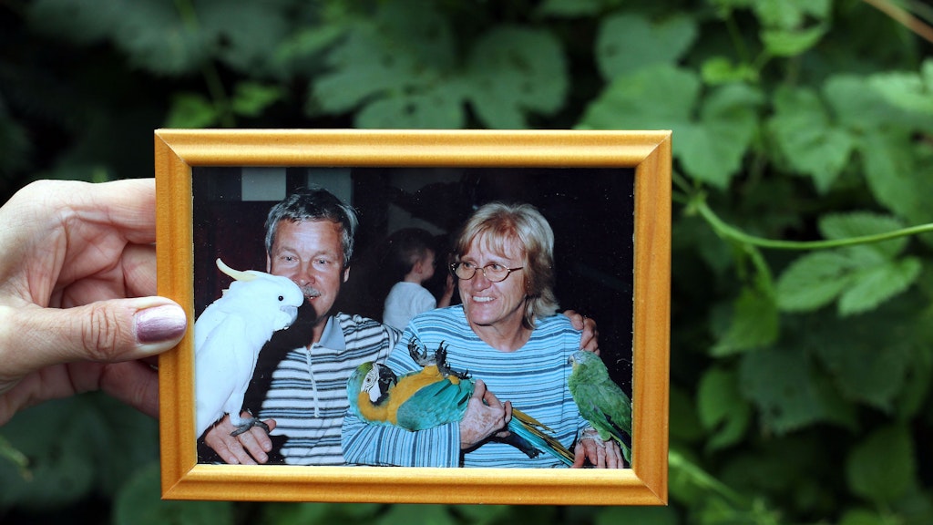 Ein Foto aus glücklichen Tagen: Damals verbrachten Alfred und Helga ihren Urlaub auf Teneriffa. Hier besuchen sie den Loro-Park.