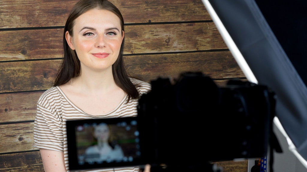 Skinfluencerin Shenja bei der Arbeit. Ihr Instagram-Account heißt inci.pedia, ihr Blog www.incipedia.de, und sie sieht sich eher als Beraterin. 