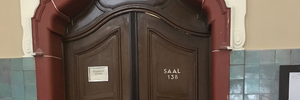 In Saal 138 begann der Betrugsprozess.