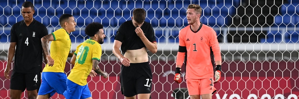 Kein guter Tag für die deutsche Defensive: Brasilien spielte die deutsche Mannschaft beim Olympia-Auftakt schwindelig. Schon nach 45 Minuten stand es 0:3.
