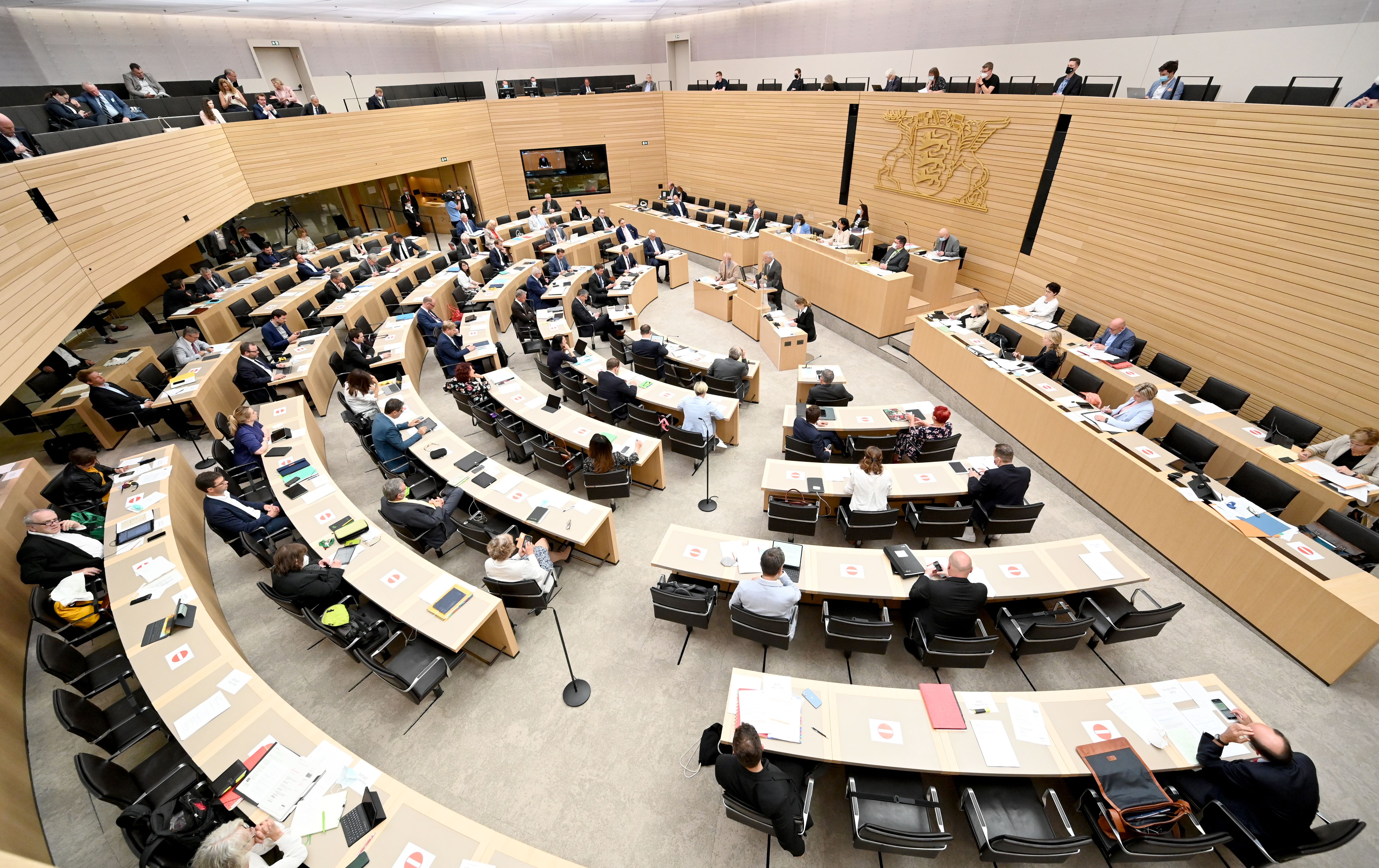 Landtag Wählt AfD-Kandidaten In Verfassungsgericht