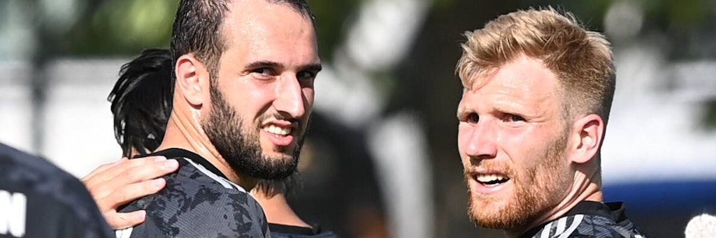 Torjubel bei den Eisernen. Levin Öztunali (l.) beglückwünscht Andreas Voglsammer zu seinem Treffer gegen Dynamo Kiew. 