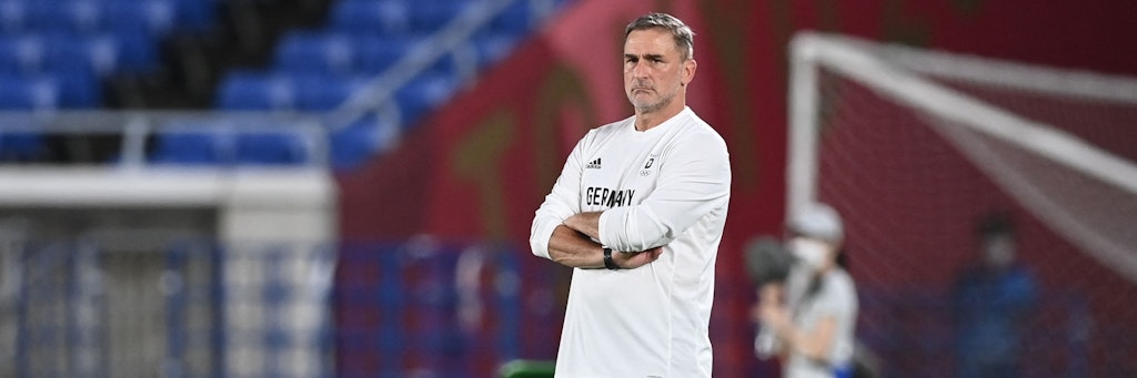 Trainer Stefan Kuntz schaute nach dem misslungenen Auftakt gegen Spanien grimmig aus. Ist Sonntag seine Laune wieder besser?