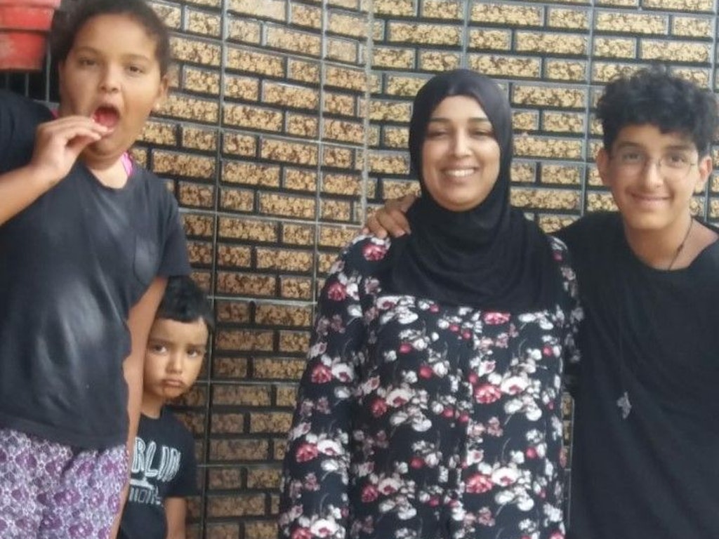 Die restlichen Familienmitglieder (v.li.): Sarah, Reda, Mutter Afaf und Karim