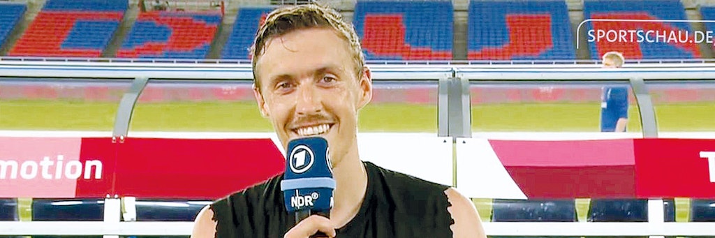 Max Kruse hat gut lachen: Seine Verlobte Dilara gab ihm das Ja-Wort – allerdings musste Unions Spielmacher ganz schön lange warten.