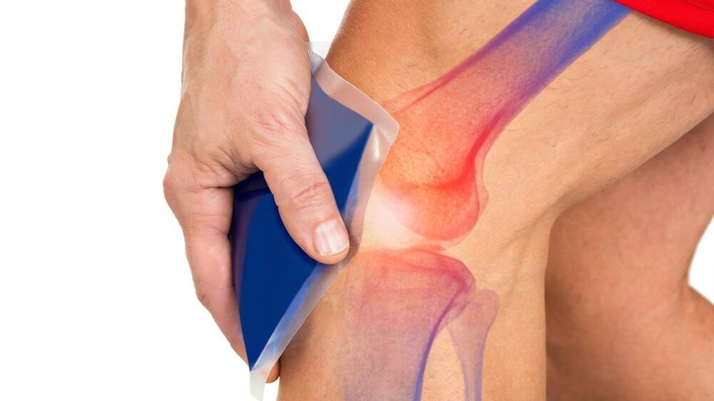 Wer sein Knie nach einer Verletzung kühlt, sollte das nicht zu lange tun.