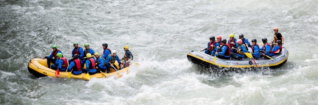 Wilde Fahrt! Herthas Profis wagten sich auf einer Rafting-Tour ins Schlauchboot. 