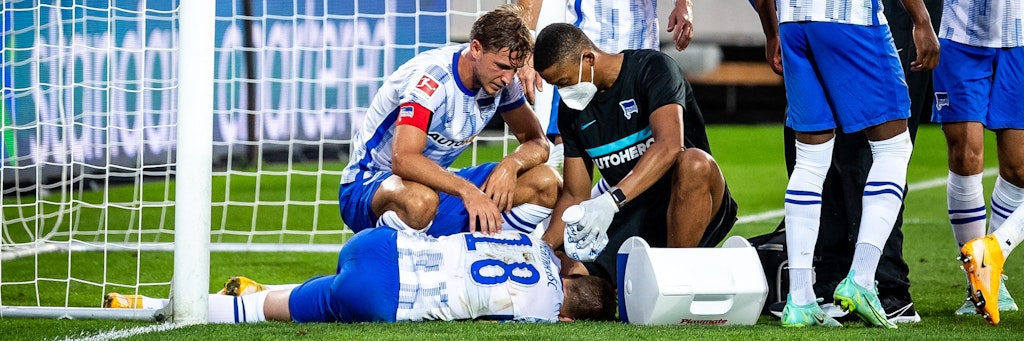 Herthas Santiago Ascacibar verletzte sich beim Test gegen den FC Liverpool in Österreich am Kopf. 