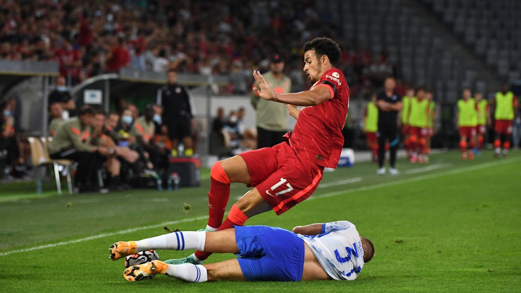 Beim Hertha-Test gegen den FC Liverpool ging es ordentlich zur Sache. Auch auf den Rängen war in Österreich jede Menge los. 