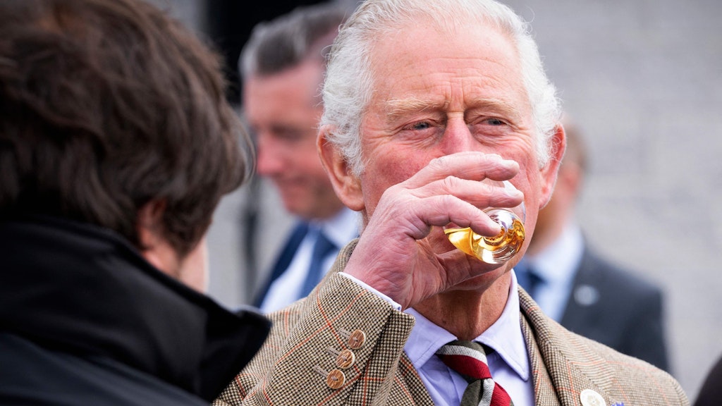 Prinz Charles ist ein Whisky-Kenner. Ob er deutsche Produkte schätzt, ist nicht bekannt ... 