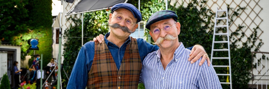 Zum Verwechseln ähnlich: Horst Lichter trifft am Filmset mit Schauspieler Oliver Stokowski sein Ebenbild.