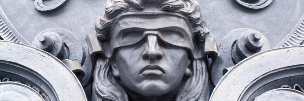 Ein Relief am Kriminalgericht Moabit in Berlin.