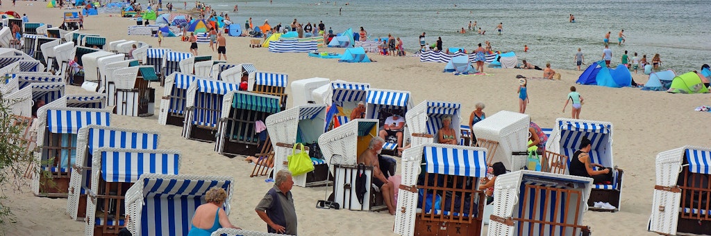Volle Strände wie hier in Zinnowitz. Die Ostsee bleibt beliebt als Urlaubsort, doch das Meer erweist sich als tückisch für unerfahrene Schwimmer.