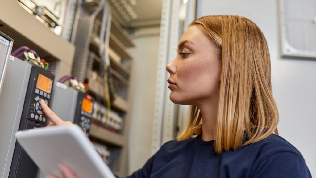 Auch für Arbeiten Elektroanlagen am Haus oder in der Wohnung sind derzeit Elektriker schwer zu bekommen. 