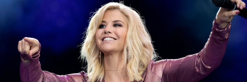 Schlagersängerin Beatrice Egli bei einem Auftritt.