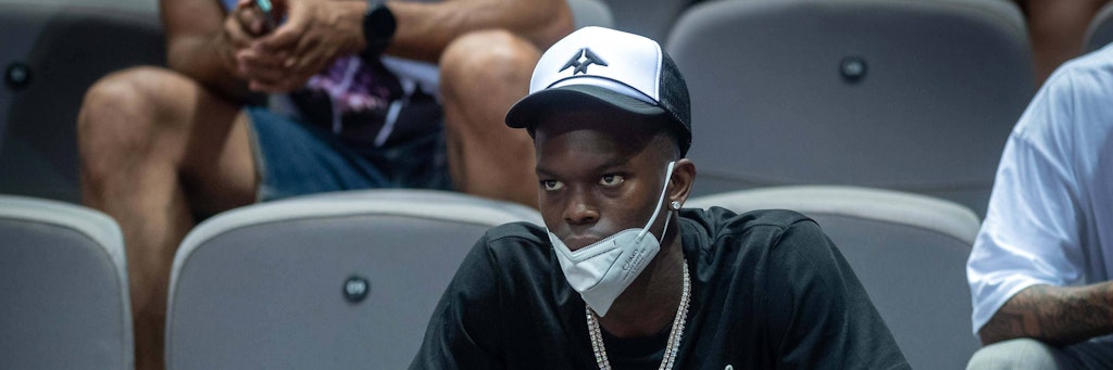Ex-Lakers-Star Dennis Schröder guckt zwar nicht in die Röhre, verdient aber nächste Saison bei den Boston Celtics deutlicher weniger als gehofft.