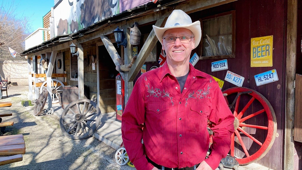 „Bauer sucht Frau International“-Kandidat Herbert kommt aus Bayern und betreibt in Ungarn einen Erlebnis-Bauernhof.