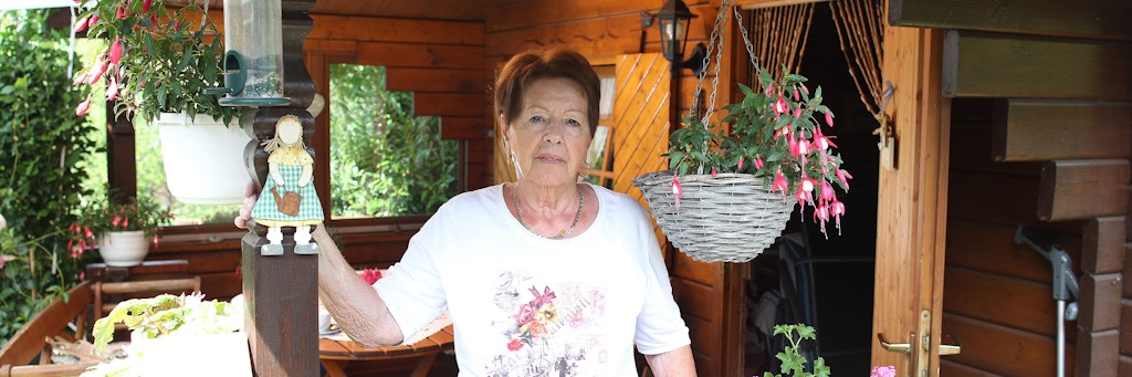 Ingrid Zeterberg in ihrem Kleingarten in Lankwitz. Hier hat sie mit ihrem bereits verstorbenen Ehemann seit 1990 viele Sommer verbracht.<br>