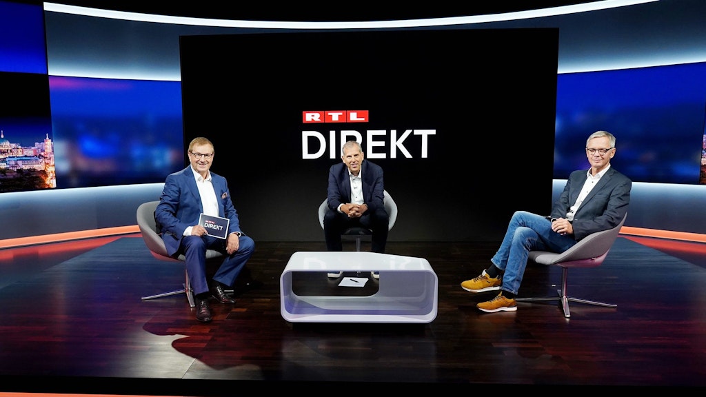 Jan Hofer mit RTL-Geschäftsführer Stephan Schmitter und Redaktionsleider Lothar Keller (v.l.)