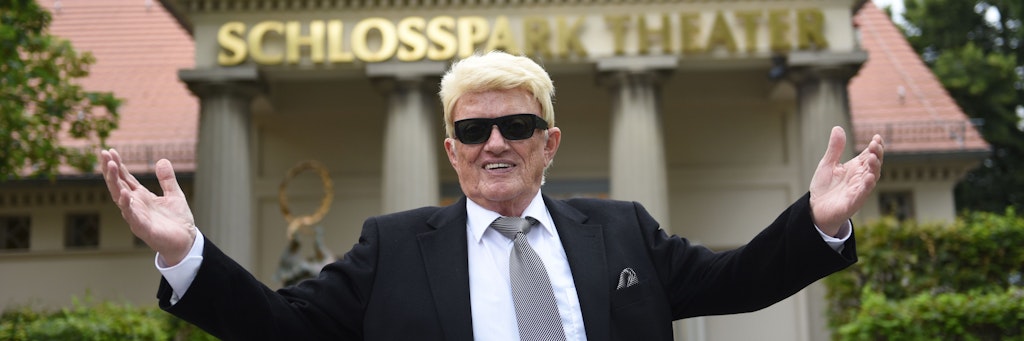 Schlager-Legende Heino tritt am 13. Dezember im Schlosspark Theater auf - und feiert an dem Abend zugleich seinen 83. Geburtstag.