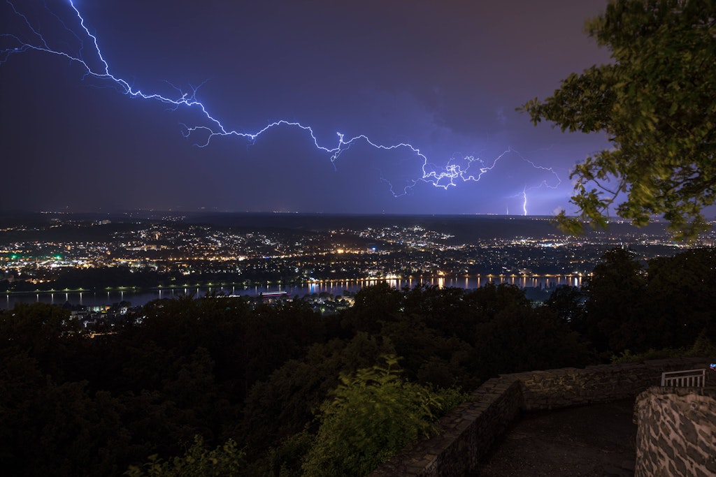 Heftiger Gewitter drohen zum Wochenanfang in Teilen von Deutschland.