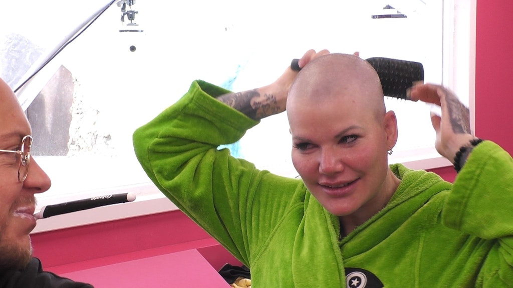 Melanie Müller hat sich bei „Promi Big Brother“ eine Glatze geschoren.