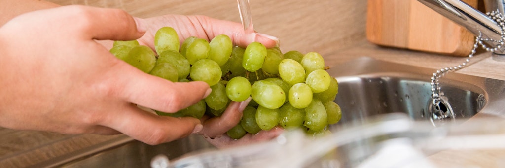 Vor dem Genuss sollten die Weintrauben gründlich abgewaschen werden. 