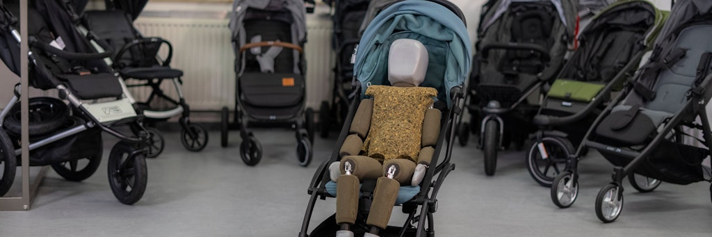 Die wendigen Flitzer sind zwar meist robust und gut zusammenklappbar, doch kleine Passagiere sitzen in Buggys oft unbequem.