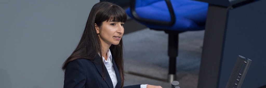 Abgeordnete Bela Bach im Bundestag