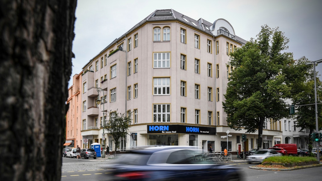 In diesem Eckhaus an der Witzlebenstraße wohnt Frank Zander mit seiner Frau seit 54 Jahren.<br>