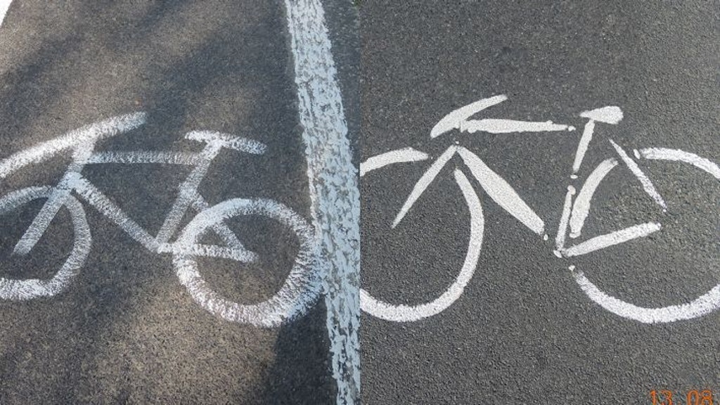 Diese Piktorgramme wurden auf dem selbst gemalten Radweg in Kyritz angebracht.