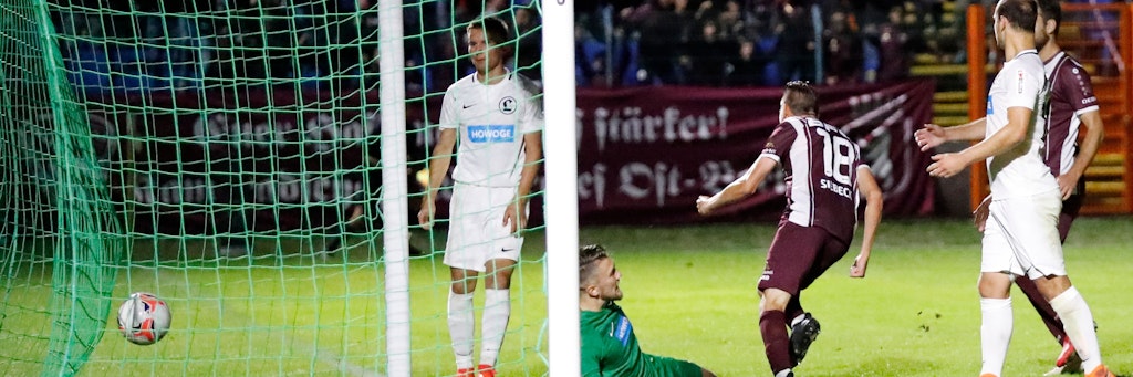 Jubelnd dreht Alexander Siebeck nach seinem Kopfballtreffer zum 2:1 im Derby gegen Lichtenberg 47 ab. 