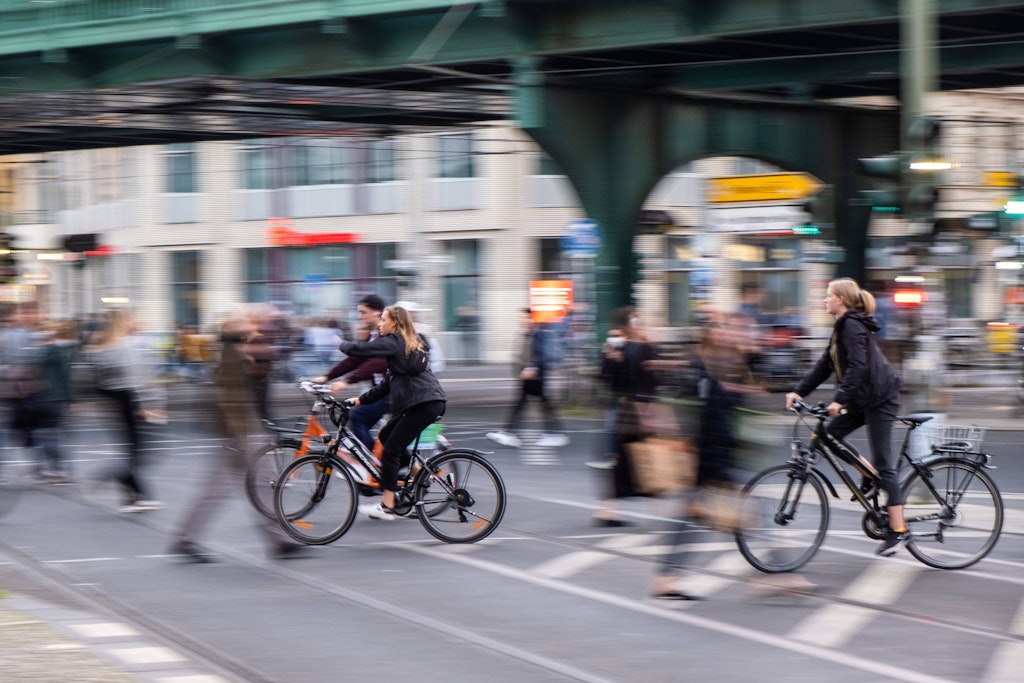 Wenn Fußgänger auf Radfahrer treffen, ist der Ärger programmiert.