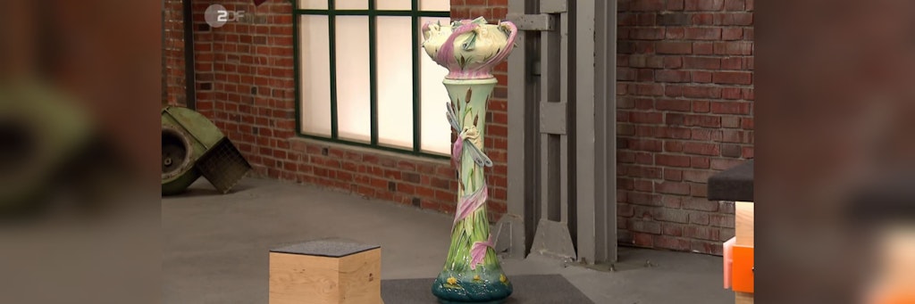 Diese Vase steht bei „Bares für Rares“ zum Verkauf.
