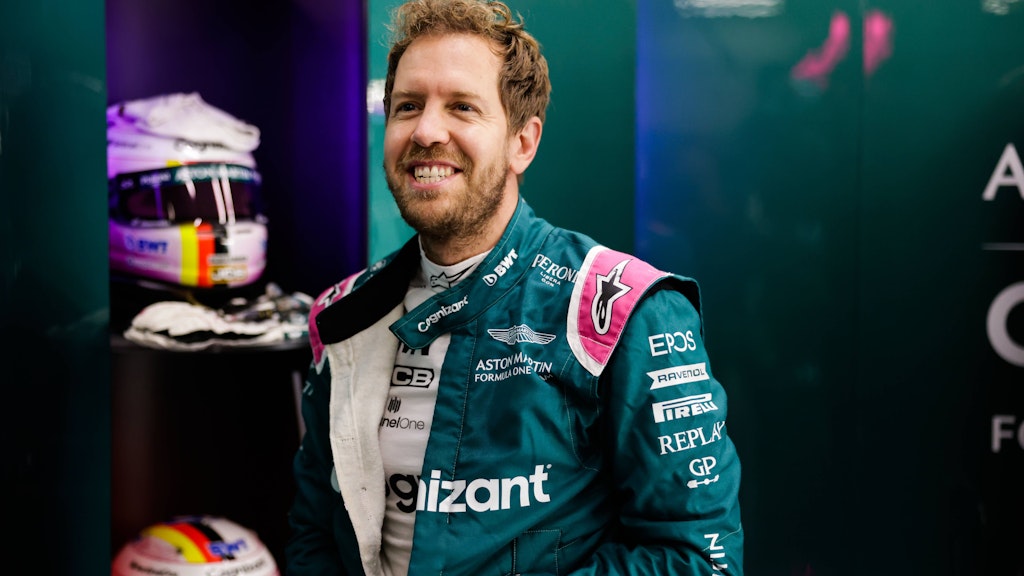 Sebastian Vettel freut sich über die Plätze sieben und acht im Training des Belgien-GP. In dieser Saison hatte er dagegen bisher wenig Grund zum Lachen. 