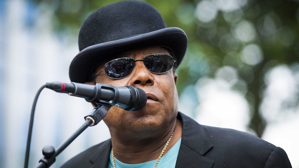 Tito Jackson ist der zweitälteste Bruder von Jacko.