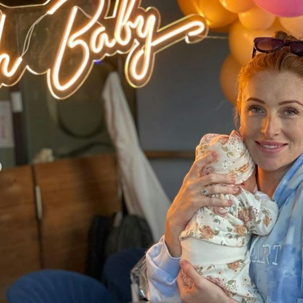 Georgina Fleur teilt ihr Babyglück mit ihren Fans.