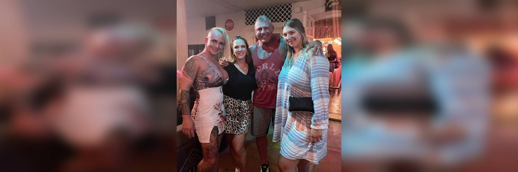 Danni Bühner (hier mit Tochter Joelina) hat sich offenbar mit Caro und Andreas Robens vertragen.