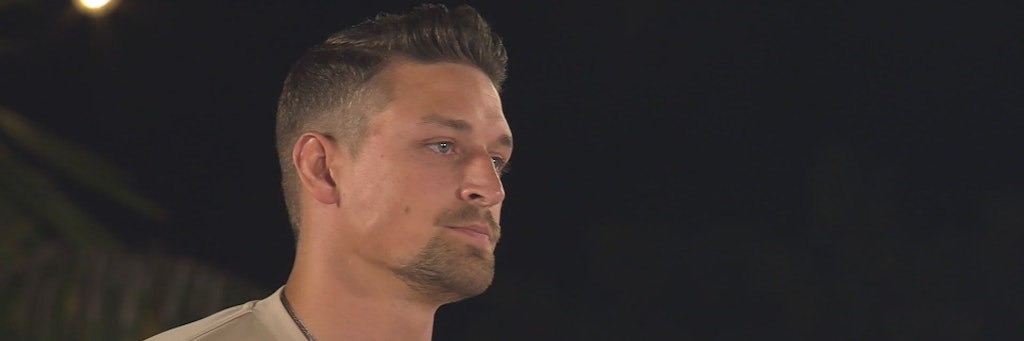 Ist ohne Couple und muss um seinen Verbleib in der Villa bangen: „Love Island“-Kandidat Jannik