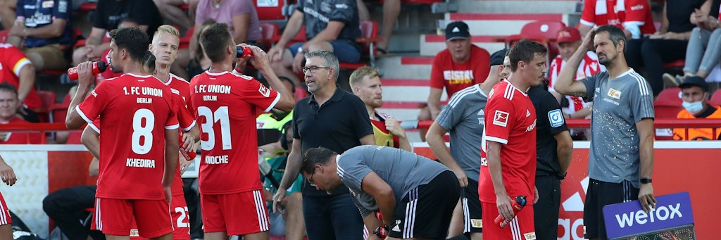 Nehmt alle noch einen kräftigen Schluck aus der Pulle, dann startet das Mammut-Programm für die Spieler des 1. FC Union.