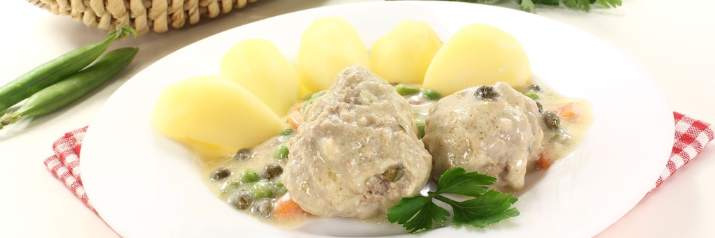 Einer von den dreien bevorzugt Königsberger Klopse aus der traditionellen Hausmannskost. 