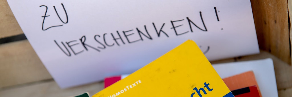 Na, wer braucht das Europarecht? Die gut gemeinte Zu-Verschenken-Kiste ist streng genommen eine illegale Entsorgung.