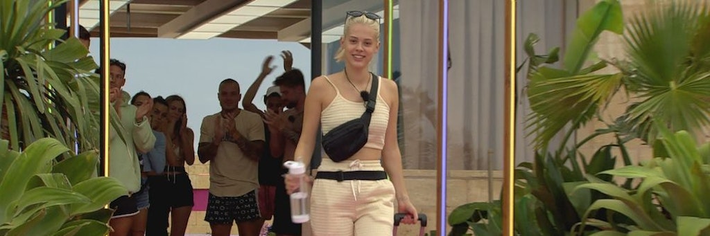 Lisa verlässt die „Love Island“-Villa.