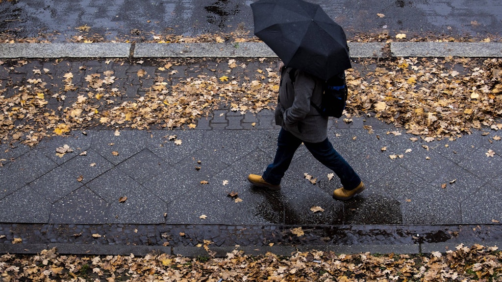 Herbst kann schön sein, er kann aber auch richtig ungemütlich sein. Und dann sitzt man gerne vor dem Fernseher.