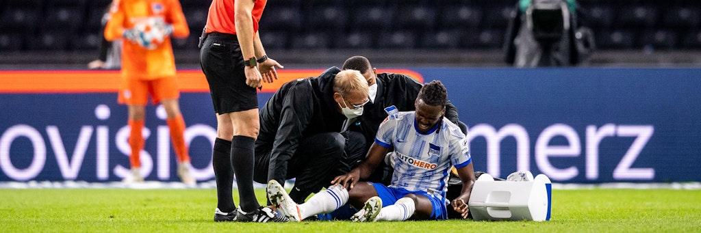Schmerzhaft für Dedryck Boyata und Hertha BSC: Der Belgier verletzte sich beim 2:1-Sieg gegen Fürth und fällt vorerst aus. 