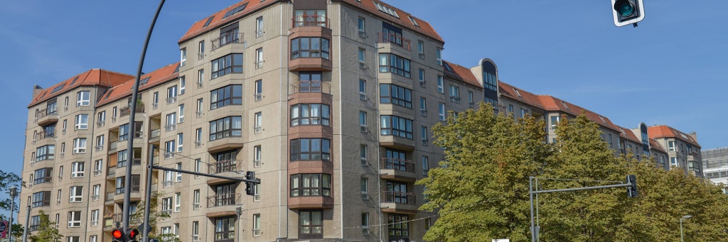 Baukulturell wertvoll: Die Plattenbauten an Wilhelmstraße in Mitte.