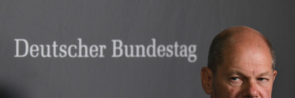Minister Olaf Scholz hatte seinen obersten Geldwäsche-Bekämpfer noch nie persönlich getroffen. 