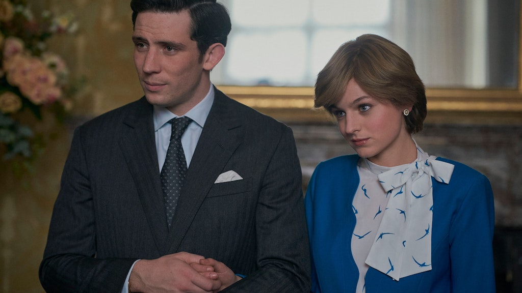 Josh O'Connor (l.) wurde für seine Rolle in „The Crown“ mit dem Emmy für den besten männlichen Schauspieler ausgezeichnet. 
